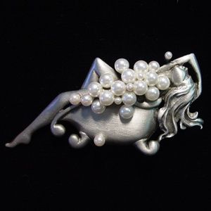 COPY - 🆕 ‘Bubble Bath ~ Woman in Tub' Pin Brooch